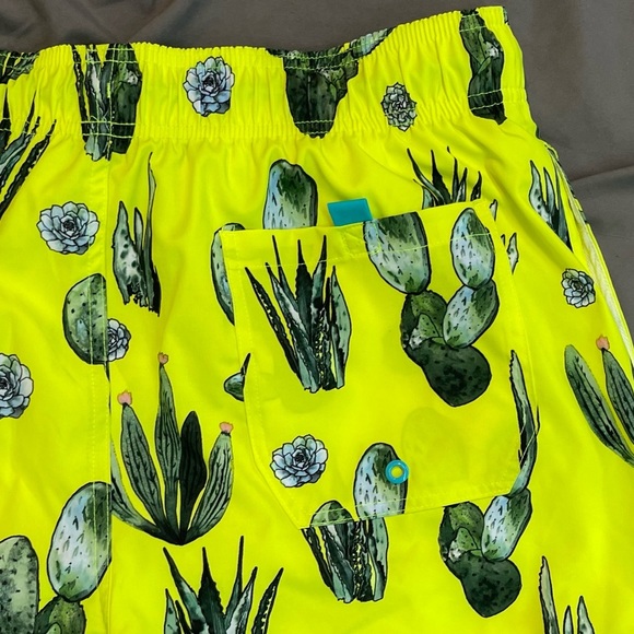 Cactus Swim Trunks With Pockets Size Medium (32-34) - Picture 5 of 6